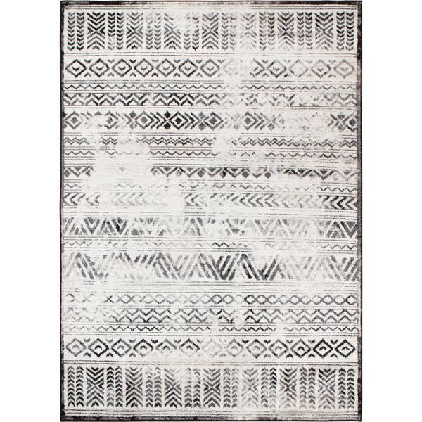World Rug Gallery Black 7 ft. 10 in. x 10 ft. Distressed Geometric Bohemian Area Rug