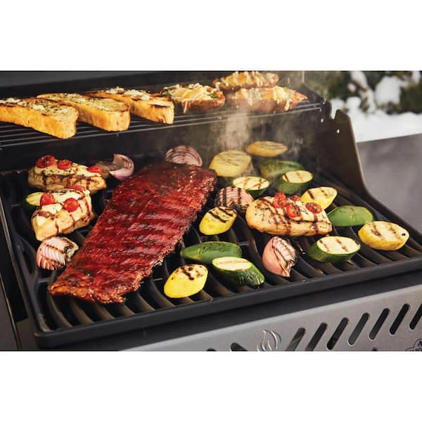 Freestyle 365 3-Burner Propane Gas Grill in Graphite Grey with Cast Iron Cooking Grids and Premium Grill Cover