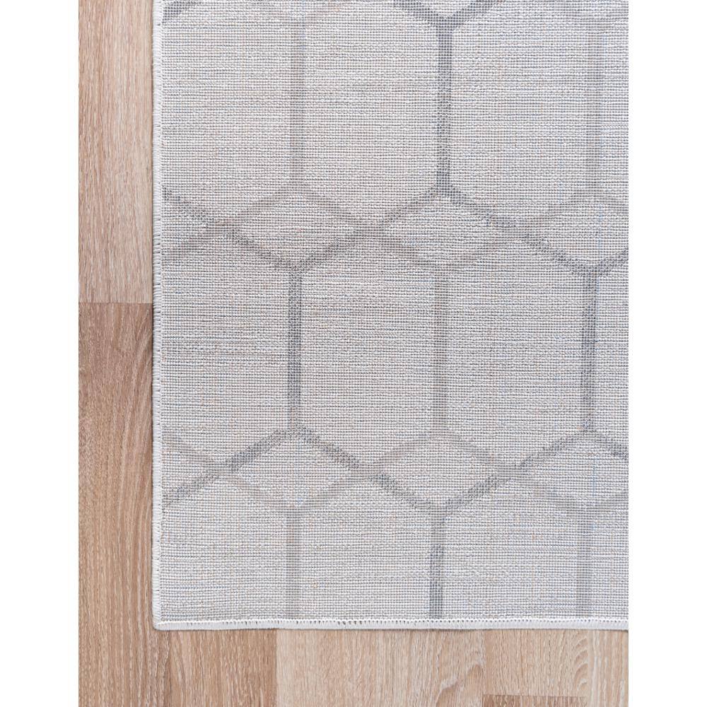 White Trellis Stain-Resistant Synthetic 7x10 Rug