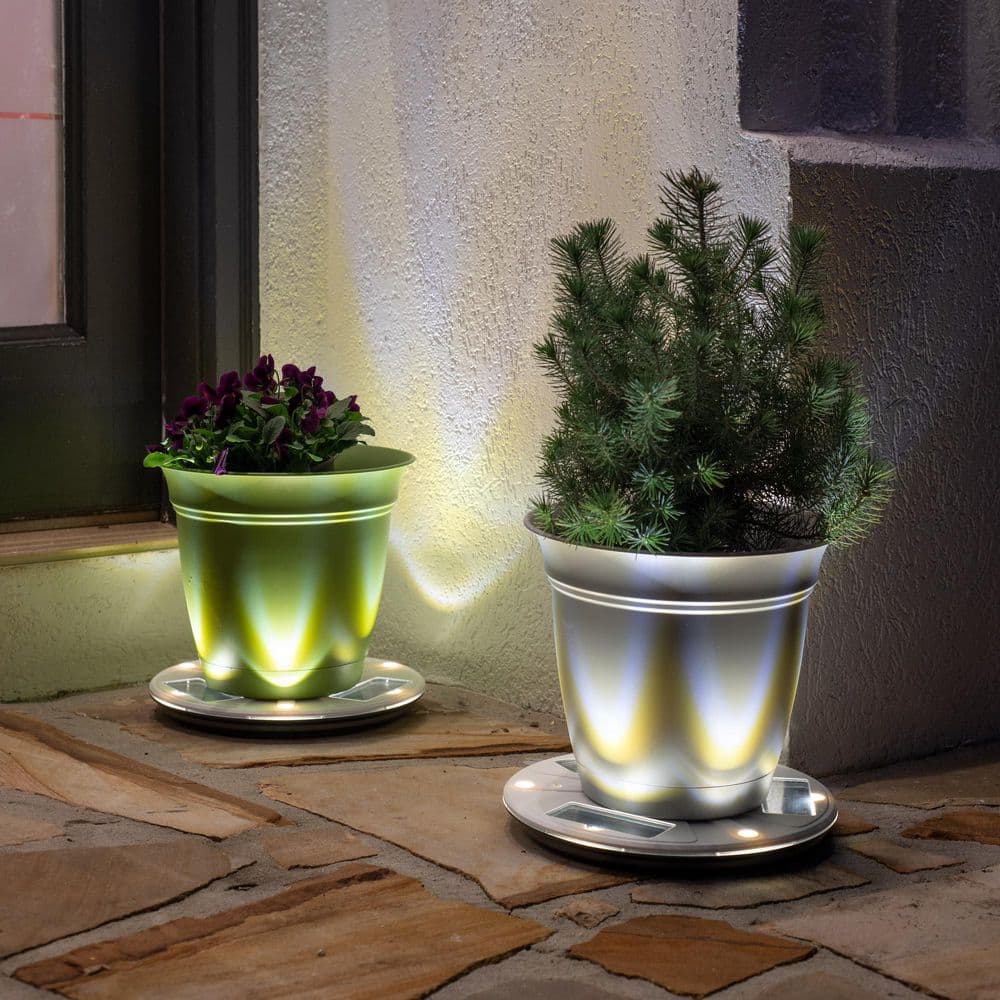 GAMA SONIC 10.5 in. Outdoor Flower Planter Solar Pot Base Stand