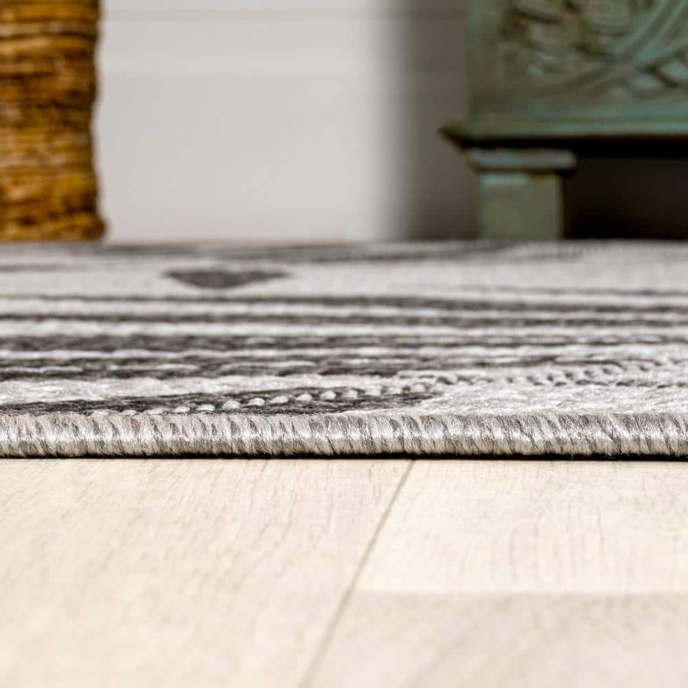 Gray/Black Floral Synthetic Reversible Rectangular Area Rug 5x8 Feet