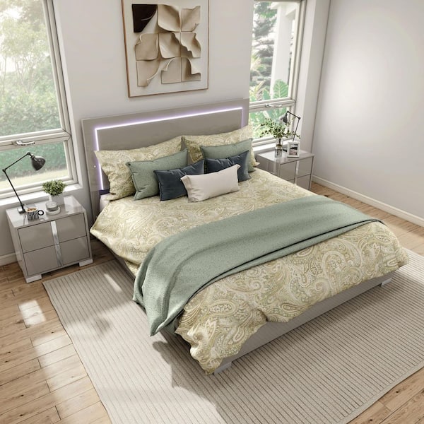 Furniture of America Mesala 3-Piece Taupe Gray Wood Frame Queen Panel Bedroom Set with LED Light on Headboard, Chrome Accents and Legs