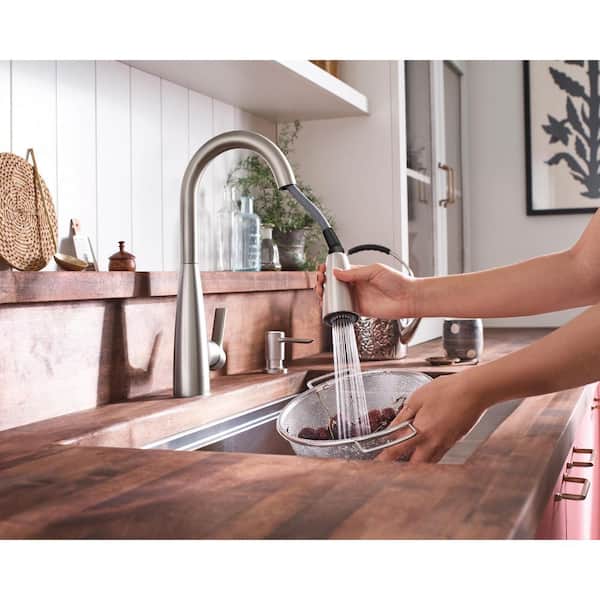 MOEN Haelyn Single-Handle Pull-Down Sprayer Kitchen Faucet with