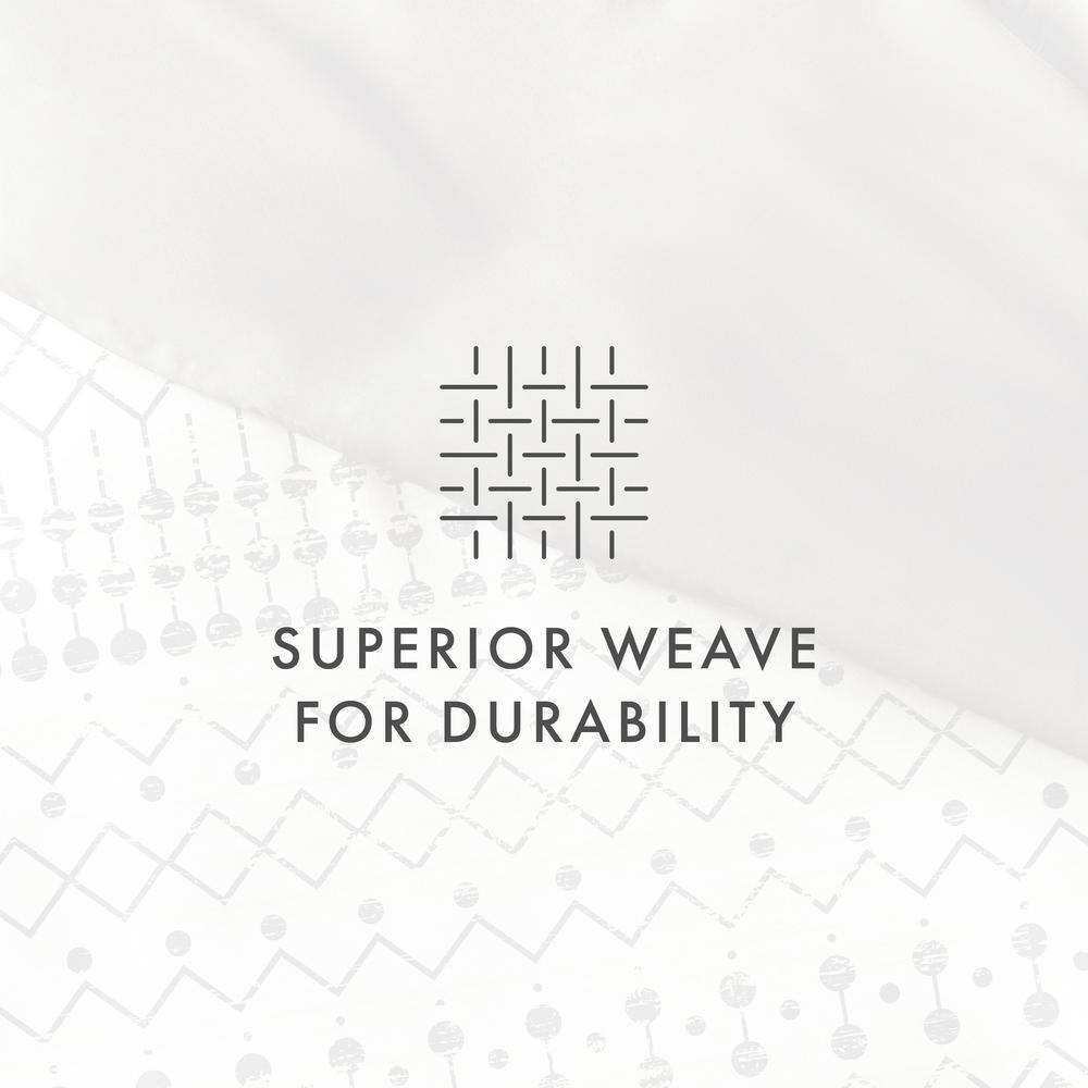 Gray and White Geometric Pattern King/Cal King Duvet Cover Set