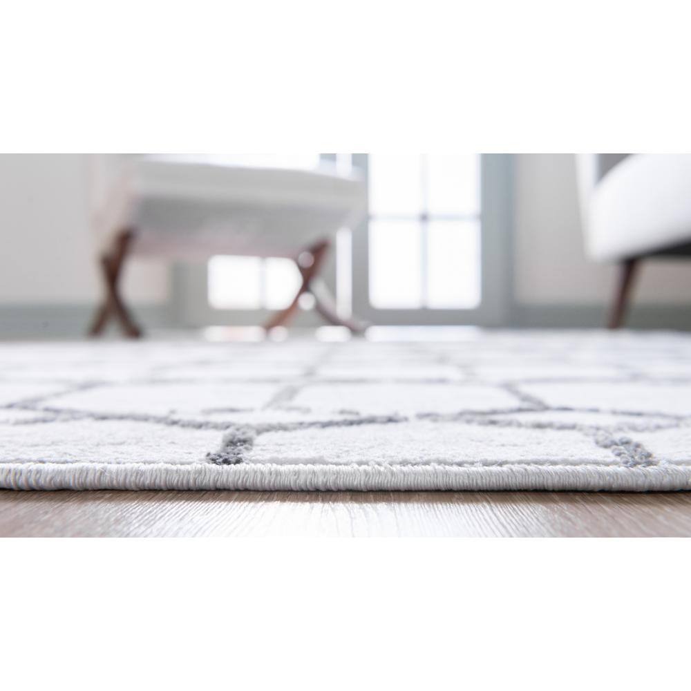 White Trellis Stain-Resistant Synthetic 7x10 Rug