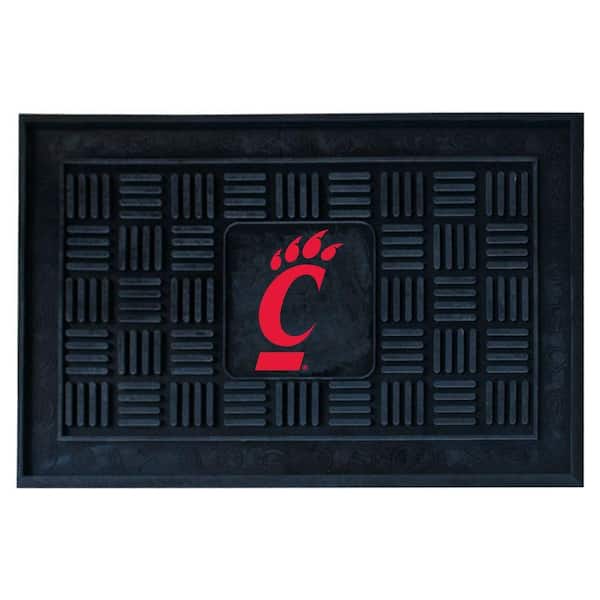 FANMATS NCAA University of Cincinnati Black 19.5 in. x 31.25 in. Outdoor Vinyl Medallion Door Mat