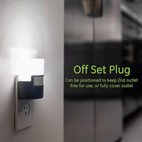 GE 0.5-Watt Motion Activated Plug In Integrated LED Night Light