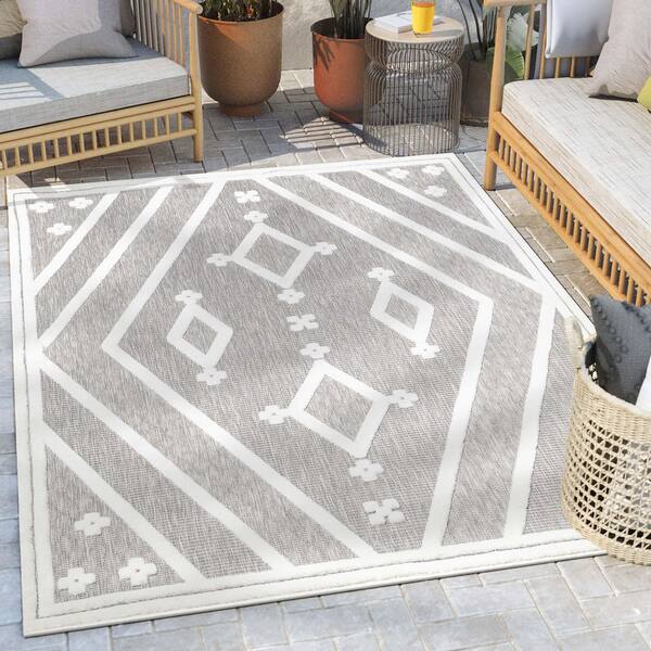 Nuu Garden Gray and White 6 x 9 ft. Moroccan Polypropylene Indoor/Outdoor Area Rug