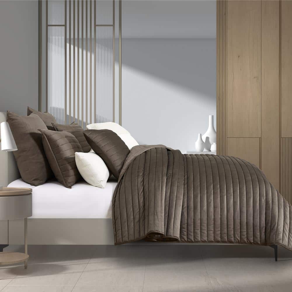 Valletta 3-Pieces Mocha Full/Queen Polyester Quilt Set