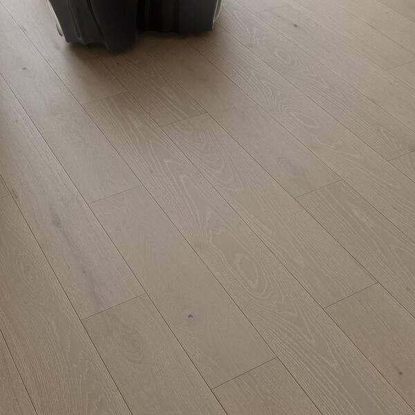 Selkirk Bright Andover 1/2 in. T x 7.5 in. W Tongue and Groove Wire Brushed Engineered Hardwood Flooring (31.09 sq.ft./case)