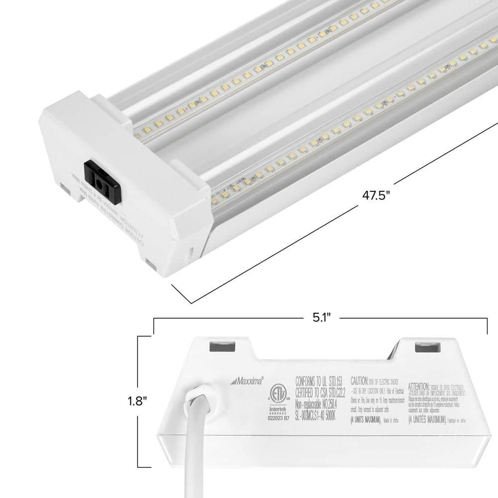 Maxxima 4 ft White Aluminum LED Shop Light with Pull Chain