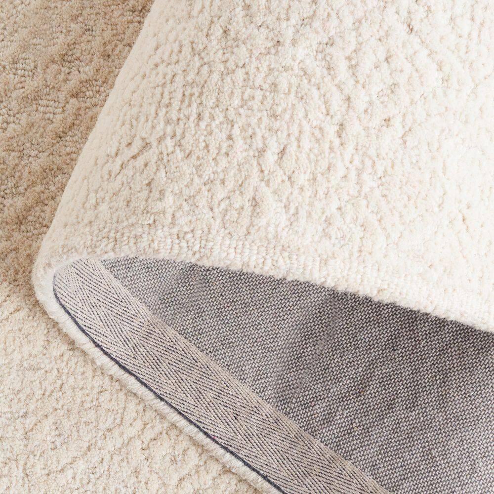 Ivory Geometric Handmade Wool Round Tufted Rug, 6'