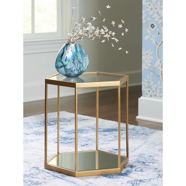 Veerwick Accent Table - Gold Finish Veerwick Accent Table - Gold Finish