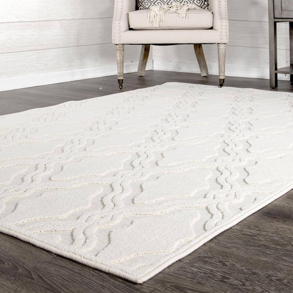 Natural Gray Trellis Synthetic Stain-Resistant Area Rug 9' x 13'