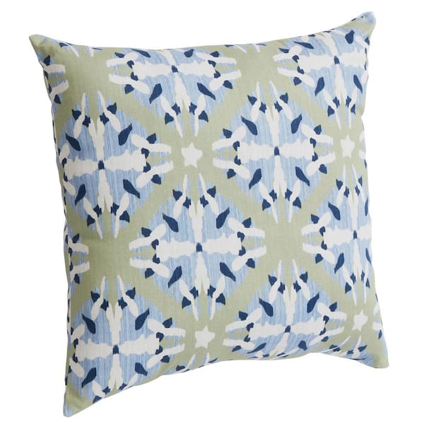 18 in. x 18 in. Outdoor Patio Throw Pillow in Green Geo