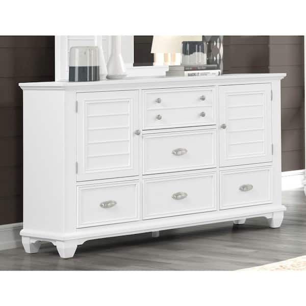 New Classic Furniture Jamestown White 5-drawer 61 in. Dresser