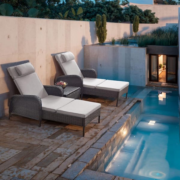 moosprr Brown 2-Piece Wicker Outdoor Chaise Lounge with Olefin Beige Cushions for Poolside and Patio