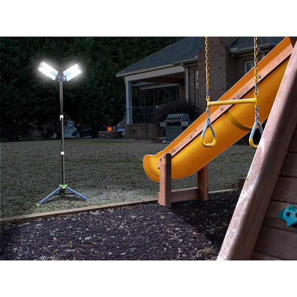PowerSmith Voyager 6,000 Lumen Collapsible Weatherproof LED Work Light with  Remote Control, Anchors, Strap and Four Modes PVL6000A - The Home Depot