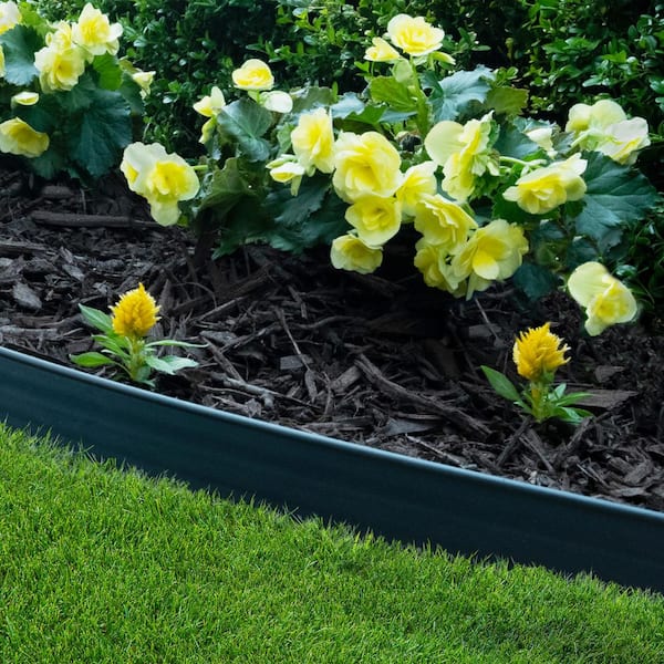 Harbour Housewares 10m Flexible Lawn Edging With 40 Pegs & Mallet – Black Plastic Garden Border For Flower Beds, Paths & Patios