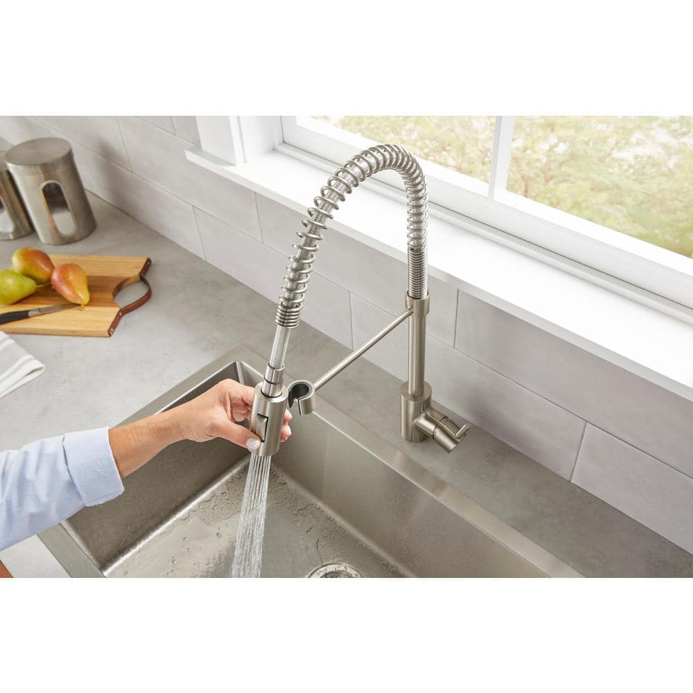 Stainless Steel Single Handle Pre-Rinse Kitchen Faucet with Pull-out Spray