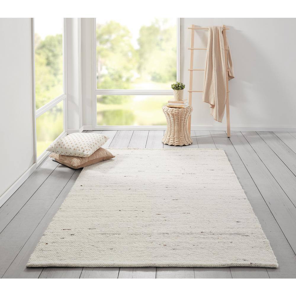 Ivory and Gray Hand-Woven Wool 5' x 7' Area Rug
