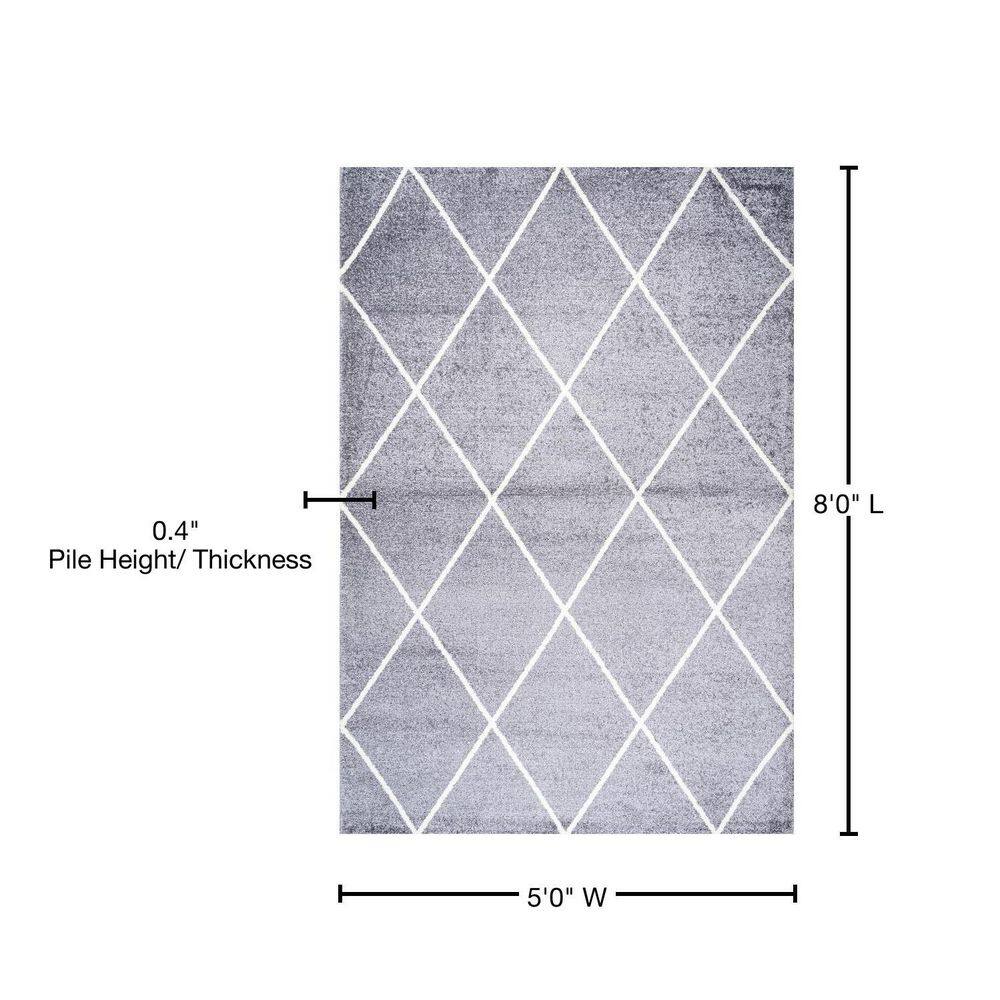 Gray and White Diamond Trellis Synthetic Area Rug, 5 x 8
