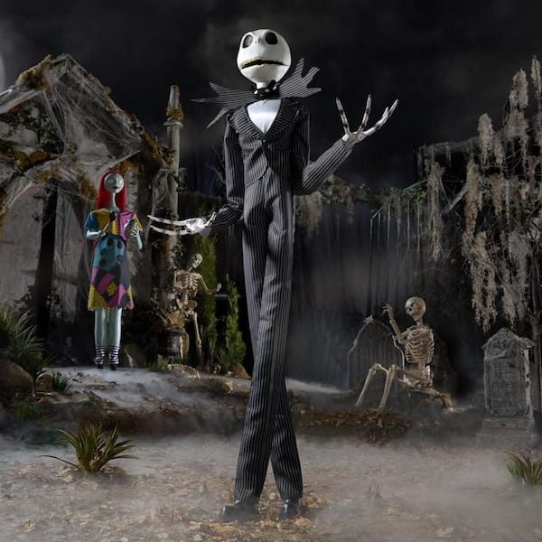 6.5 ft. Deluxe Life-Size Animated Jack Skellington