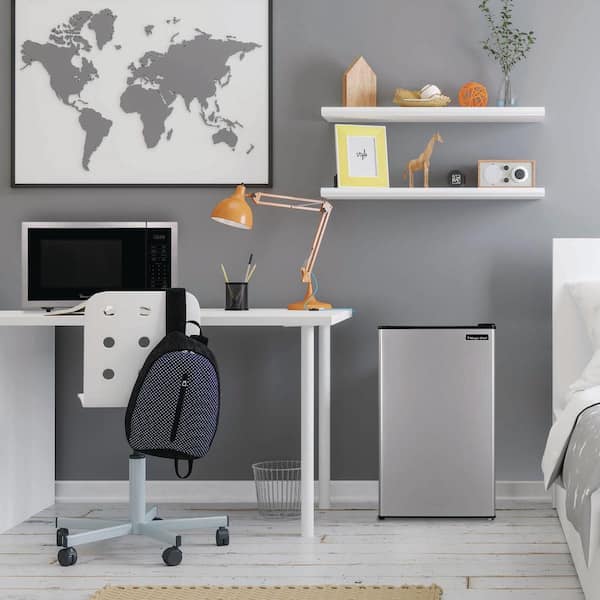 Magic Chef 18.6 in W, 0.9 cu. ft. Countertop Microwave, in