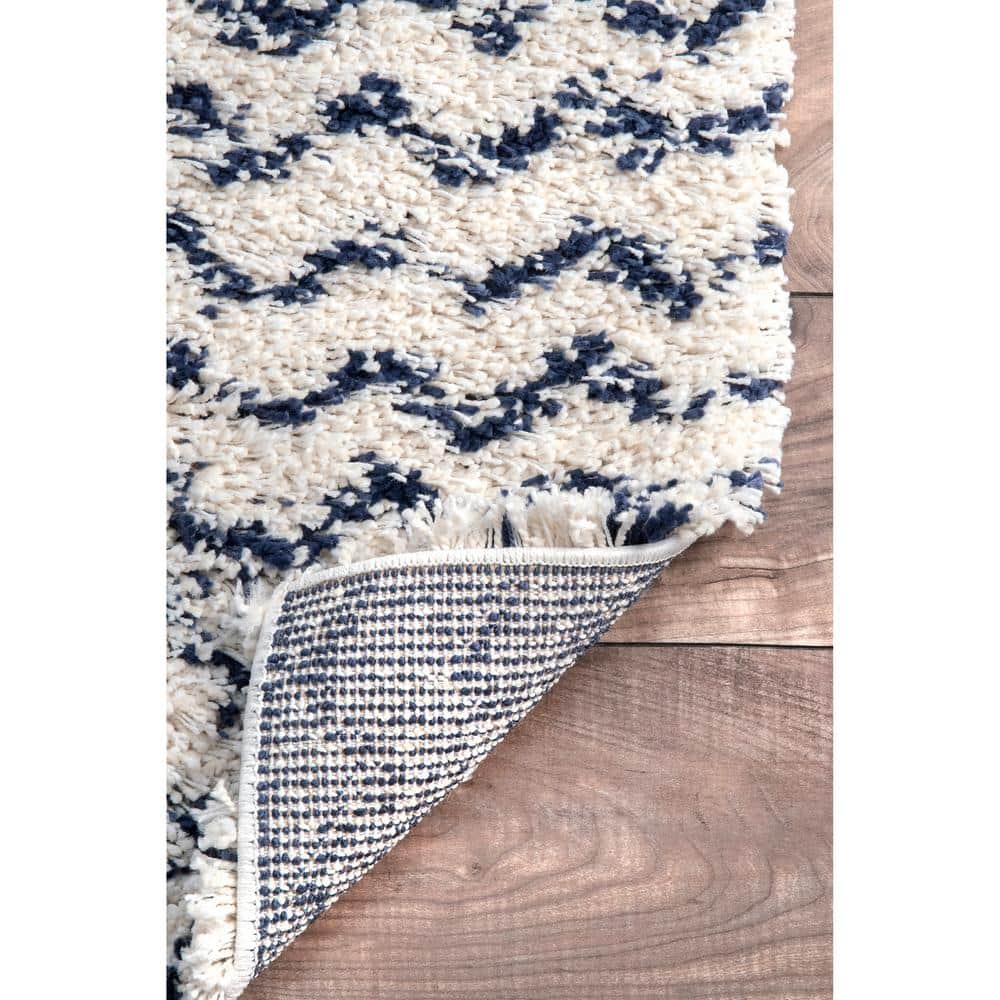 Navy Spot Chevron 4' x 6' Washable Shag Area Rug