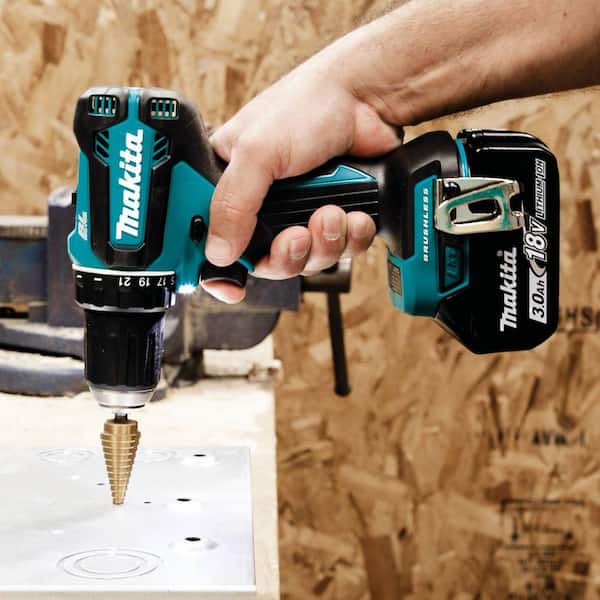 Blot solid Detektiv Makita 18V LXT Lithium-Ion Brushless Cordless 1/2 in. Driver-Drill Kit,  3.0Ah XFD131 - The Home Depot