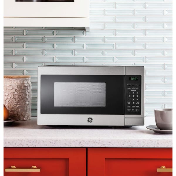 https://images.thdstatic.com/productImages/2758a939-e440-4edf-822d-11c6a1c83ba7/svn/stainless-steel-ge-countertop-microwaves-jes1072shss-31_600.jpg