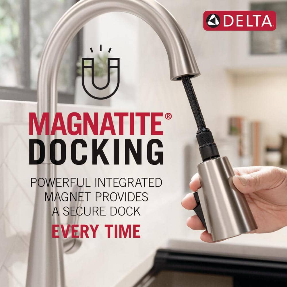 Chrome Single Handle Pull-Down Kitchen Faucet with Magnetic Docking