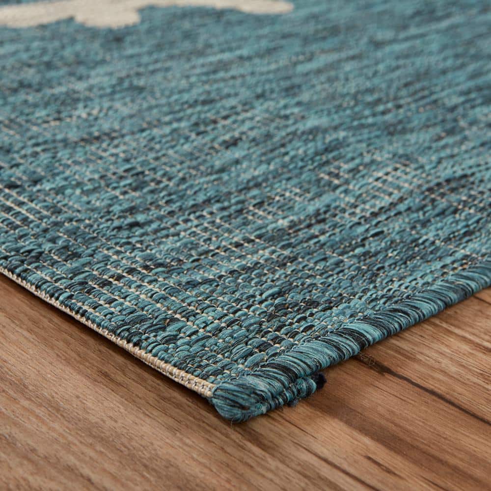 Blue and Gray Coastal Coral Reef 5' x 7' Indoor/Outdoor Rug