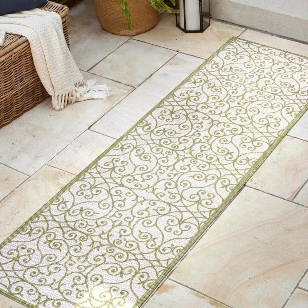 Boho-Chic Green/Cream Spanish Filigree Synthetic Indoor/Outdoor Rug