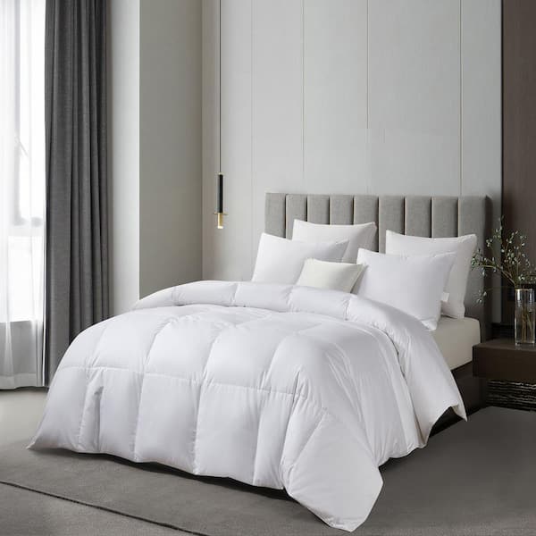 Martha Stewart Living 300 Threadcount Sateen Cotton RDS Down Light Warmth King Comforter