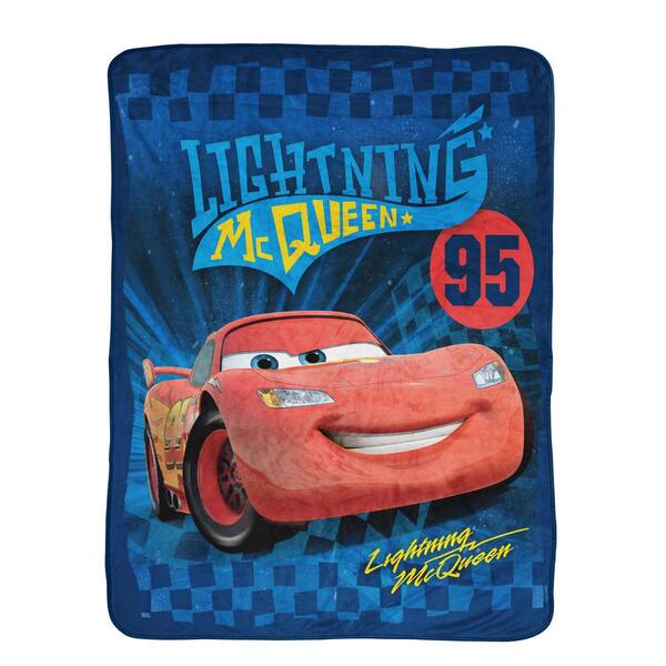 Tow Mater 40-Inch-by-50-Inch Fleece Blanket with Character Pillow Disney Cars 2 