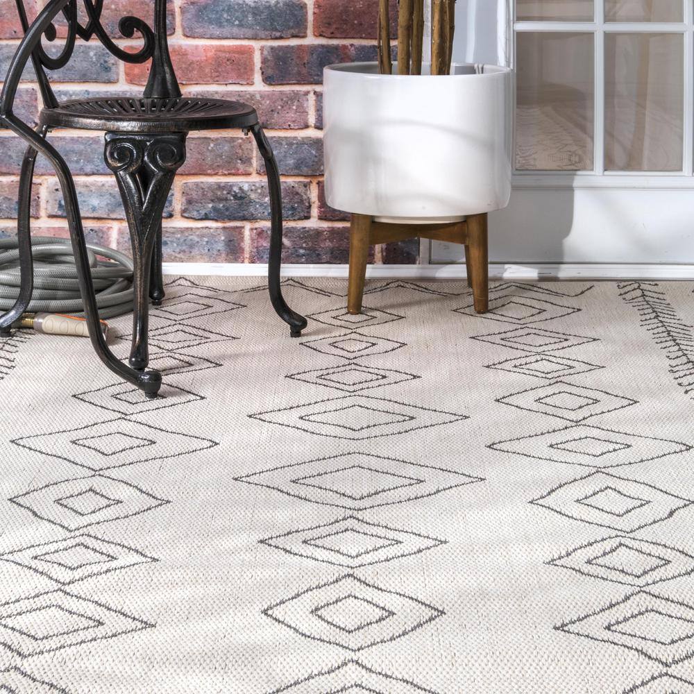 Serna Khaki Square Easy-Care Synthetic Indoor/Outdoor Rug