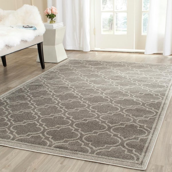 Amherst Gray/Light Gray 8 ft. x 10 ft. Geometric Quatrefoil Area Rug