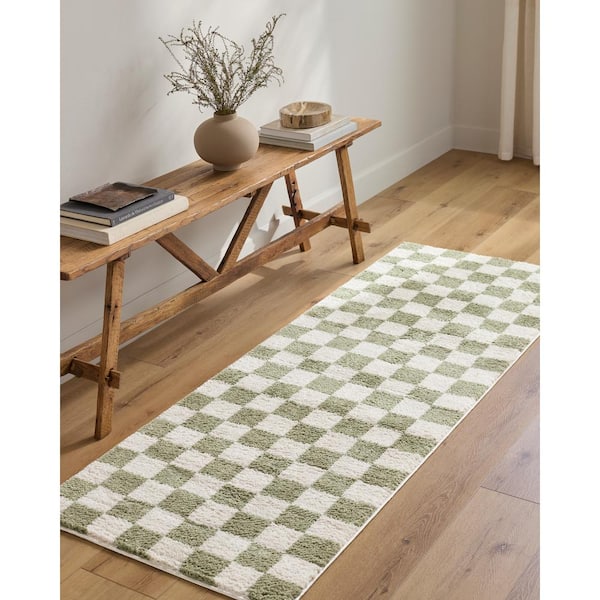 Fossay Shag Green 3 ft. x 7 ft. Modern Indoor Area Rug