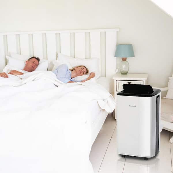 Black+Decker 10,000 BTU Portable Air Conditioner - White - Bed