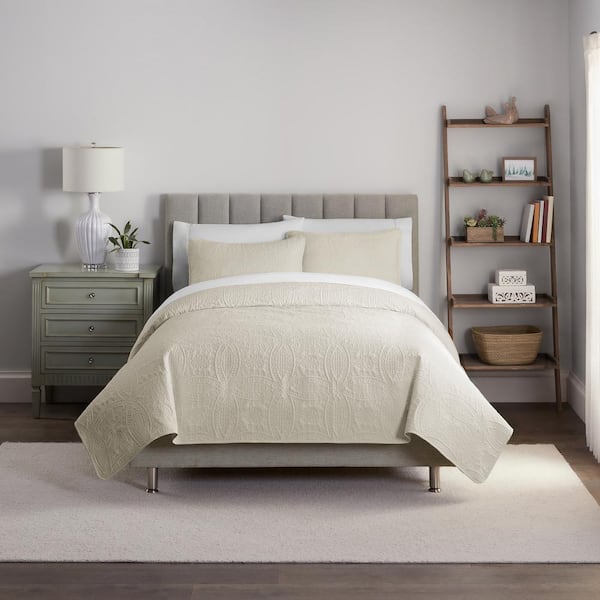 Unbranded Classic Medallion Pinsonic 3-Piece Beige Solid Polyester King Quilt Set
