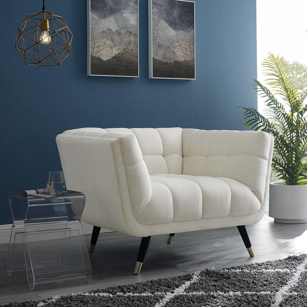 Chic Black Velvet Tufted Accent Chair with Splayed Birch Legs