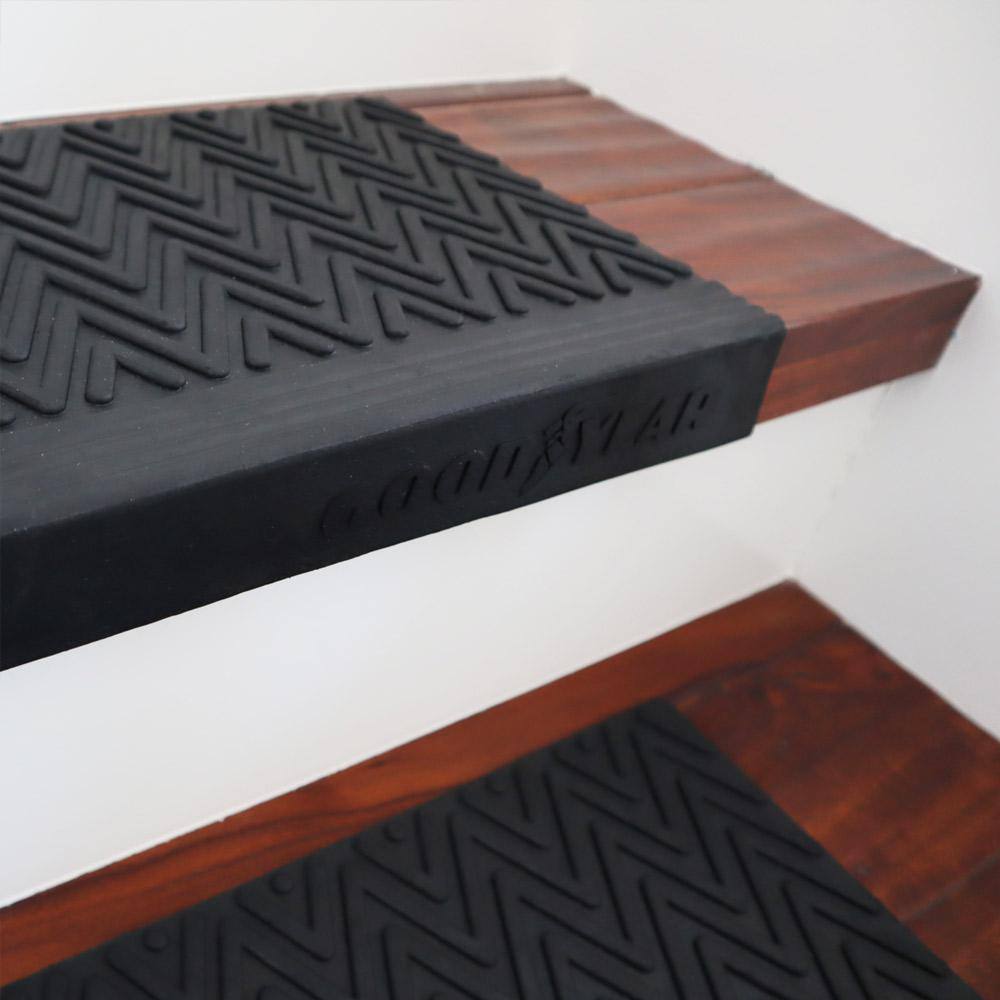 Moderna Black Rubber Stair Treads - 9.75" x 29.75" (6 Pack)