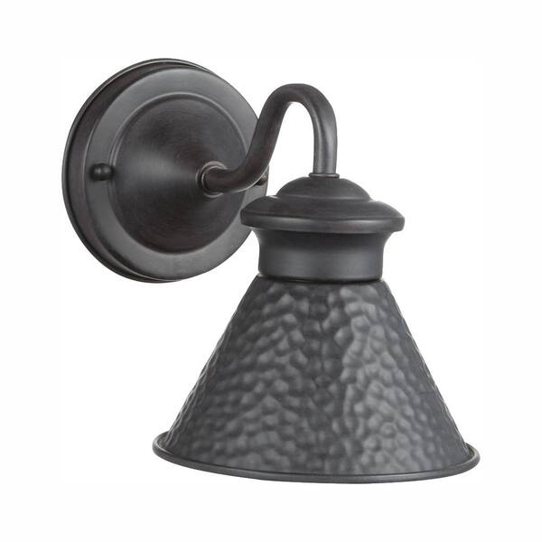 World Imports Dark Sky Essen 1-Light Outdoor Rust Short-Arm Wall Lamp Sconce