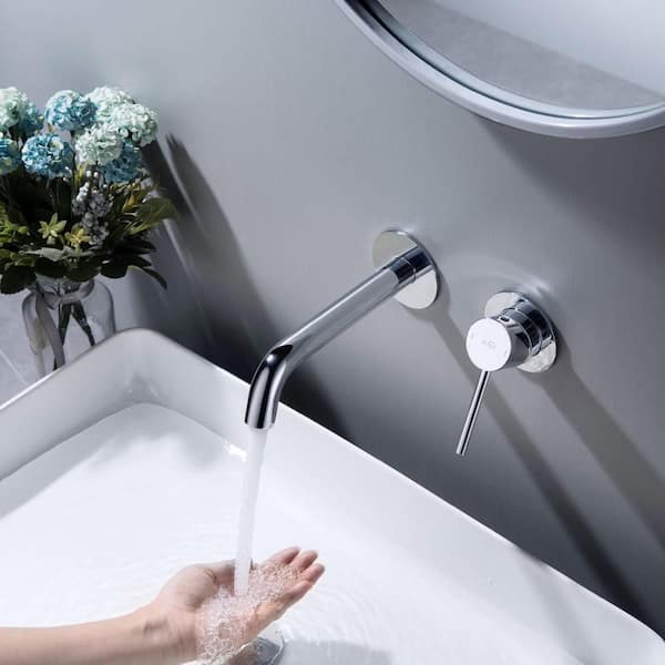 Single Handle Wall Mounted Bathroom Faucet in Polished Chrome