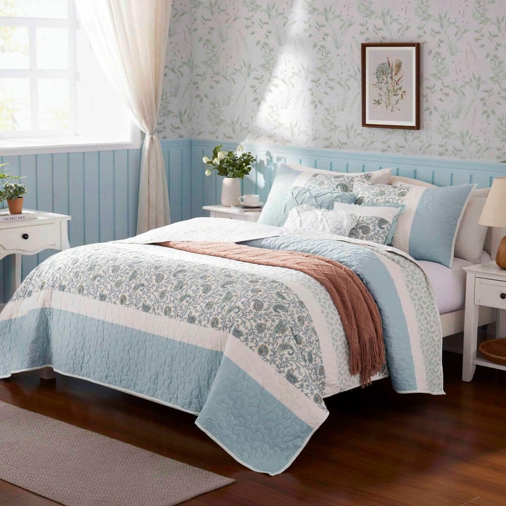 Shabby Chic Blue Paisley Full/Queen Cotton Percale Quilt Set with Decorative Pillows