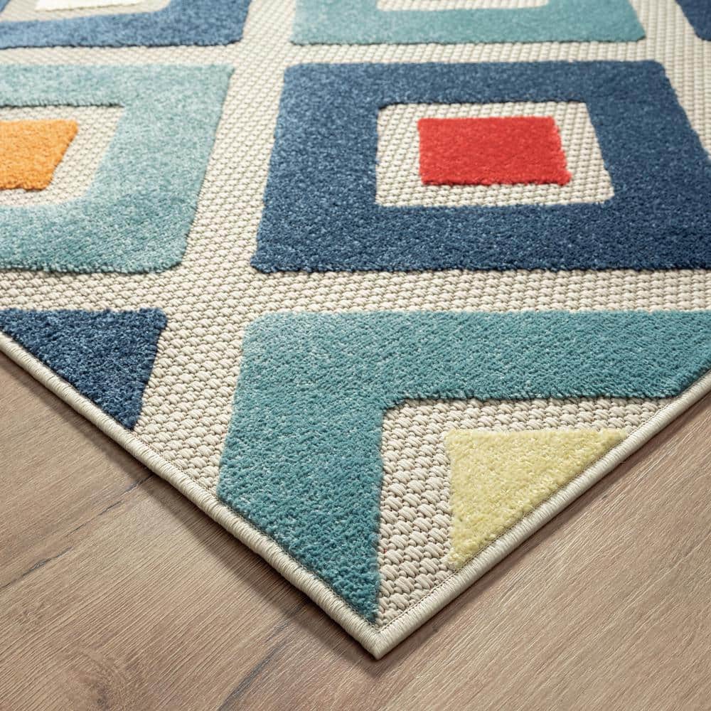 Reversible Blue Geometric Synthetic 2'x3' Easy-Care Outdoor Rug