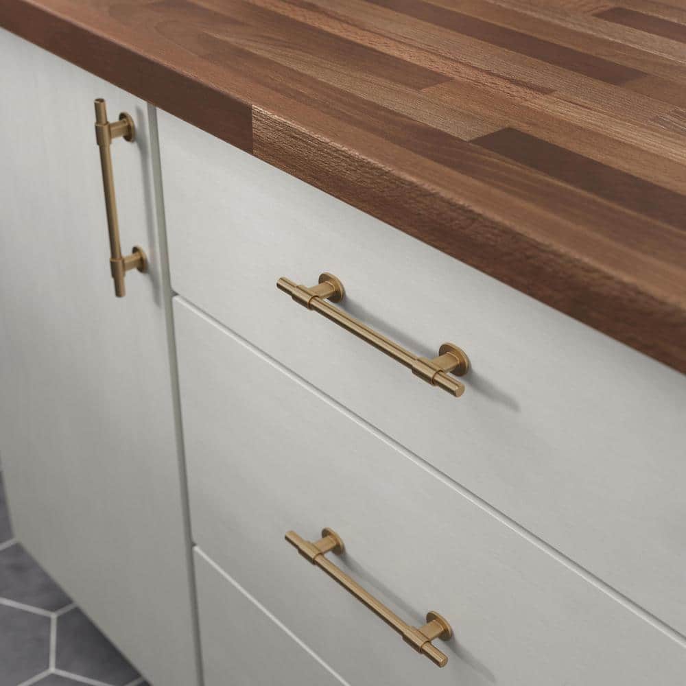 https://images.thdstatic.com/productImages/28556ef1-affa-447e-98d2-08ffec665de0/svn/franklin-brass-drawer-pulls-p44365-cz-b-e1_1000.jpg