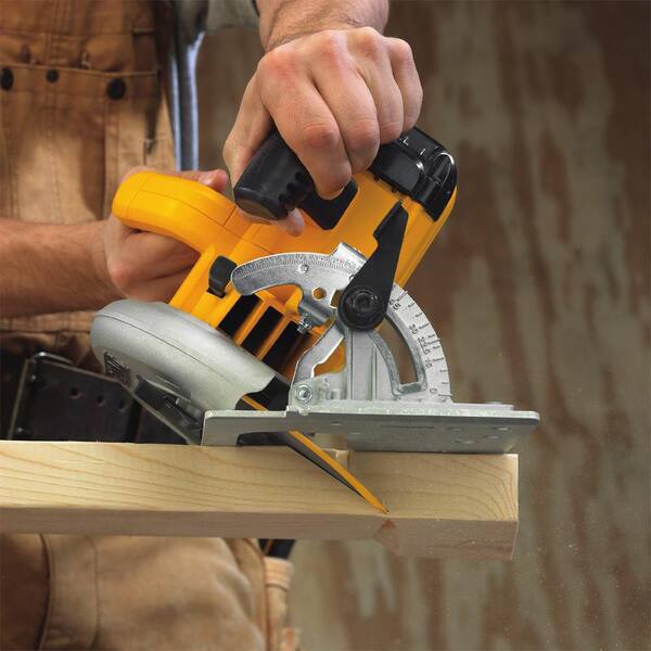 15 Amp 7 1 4 in. Lightweight Circular Saw with Bonus 24 Teeth Circular Saw Blade 3 Pack