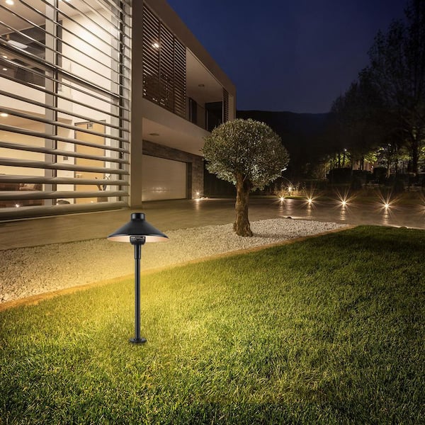Taoi Fxio 3000K Warm White Outdoor Low Voltage Black Plug-in LED